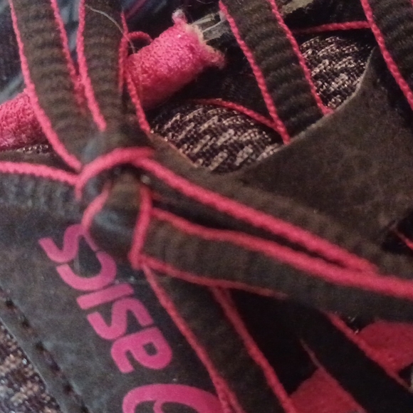 Ladies Asics shoes - Picture 4 of 5